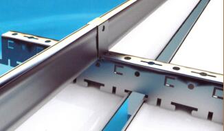 ⻆码式安装天花板